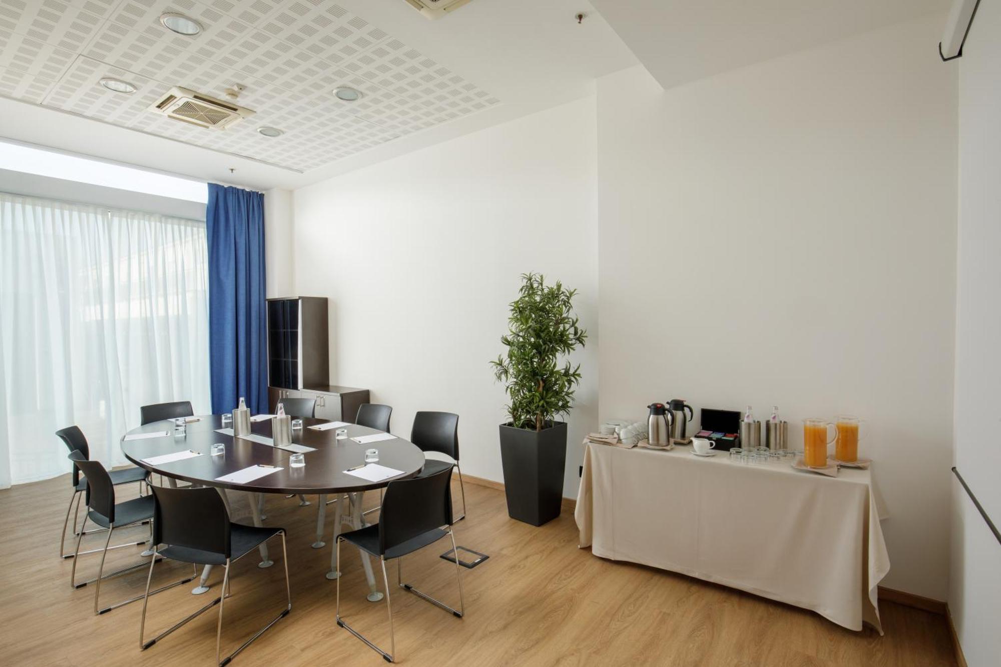 Doubletree By Hilton Milan Hotel Buitenkant foto