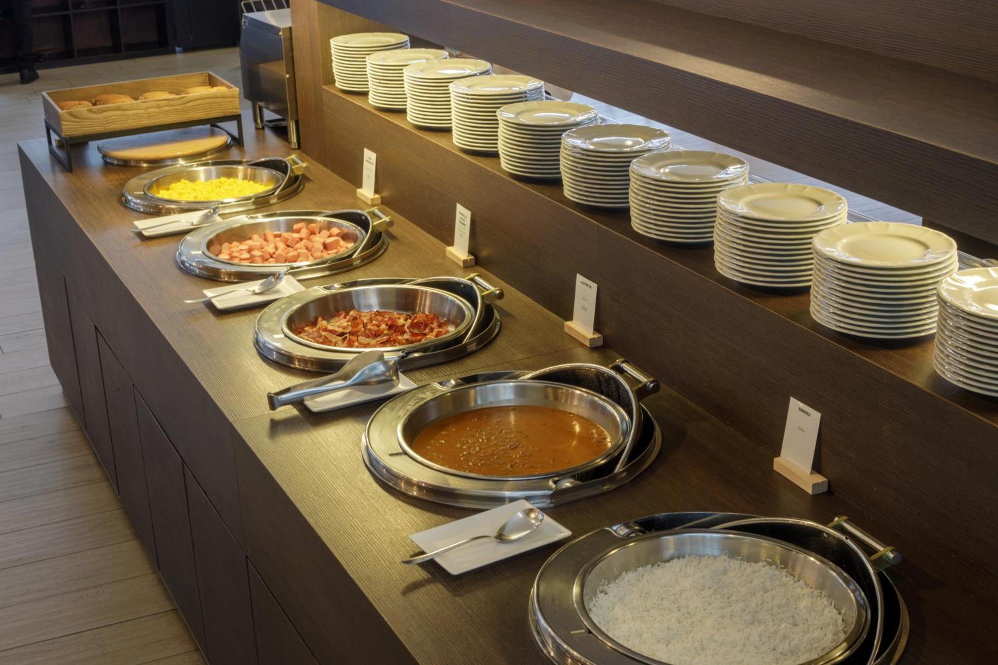Doubletree By Hilton Milan Hotel Buitenkant foto