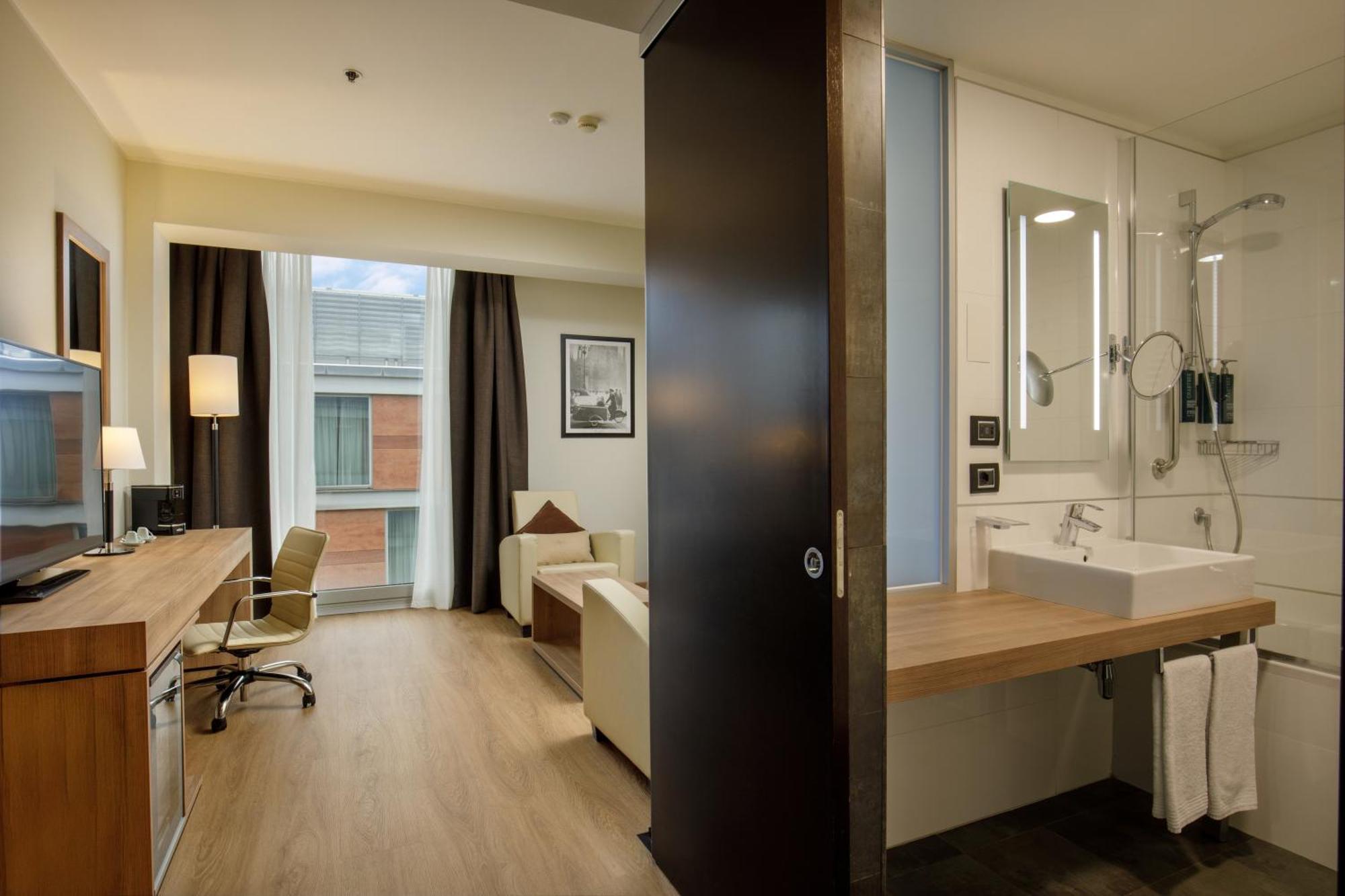 Doubletree By Hilton Milan Hotel Buitenkant foto